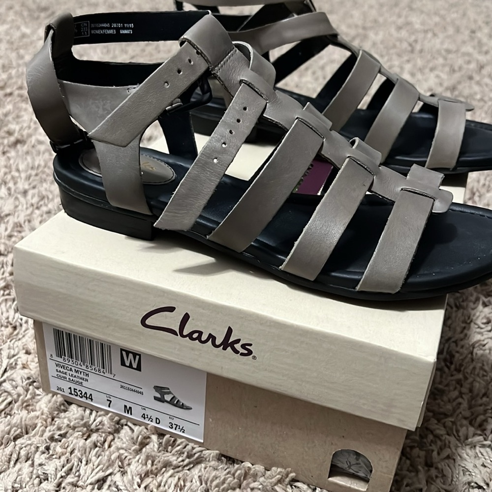 Clark’s Viveca Myth Sage Leather 7 sandal - Picture 2 of 7